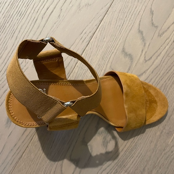 SARTO By Franco Sarto Womens Olivia Tan Ankle Strap Heels - Picture 10 of 11